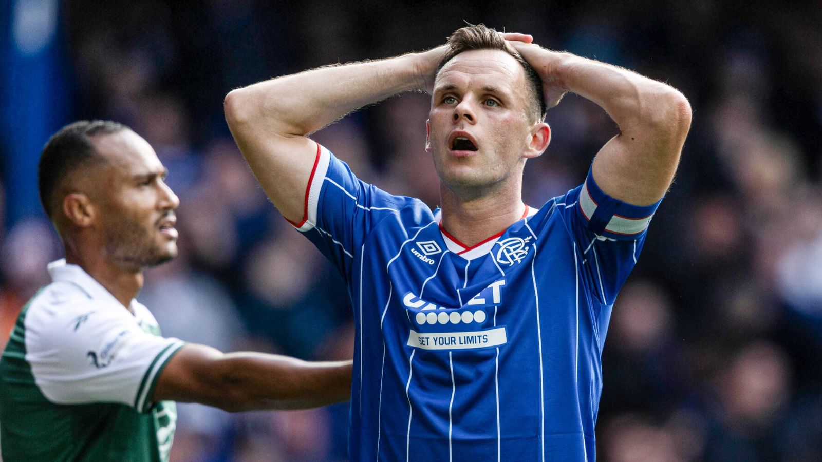流浪者1-2希伯尼安:德里克·麦金尼斯仍未取胜,卡勒姆·赖特在最后时刻进球